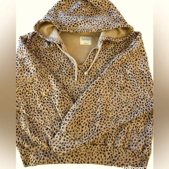 Abercrombie & Fitch Tops - Abercrombie & Fitch leopard print hoodie